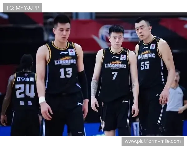 广州篮球队逆袭之路揭秘：从低谷到巅峰的奋斗与荣耀